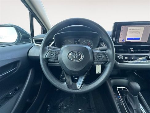 Used 2025 Toyota Corolla LE image 12