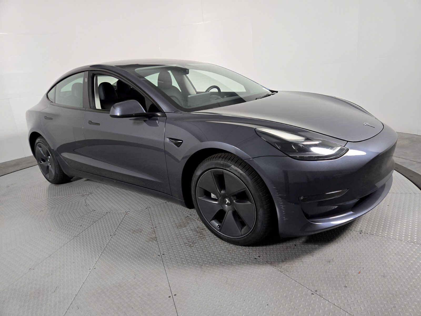 Used 2023 Tesla Model 3 Standard Range RWD image 16
