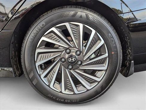 New 2025 Hyundai Sonata Limited image 9