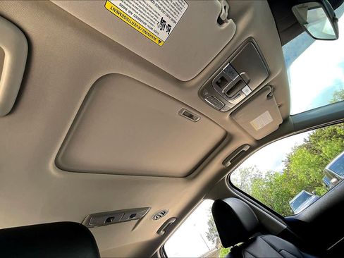 Used 2022 Kia Telluride S AWD/4WD image 14