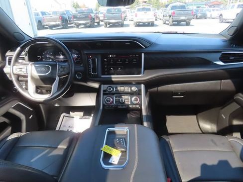 Used 2024 GMC Yukon XL Denali w/ Advanced Technology Package AWD/4WD image 27