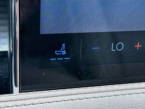 Used 2023 Lincoln Corsair AWD w/ Equipment Group 101A image 25