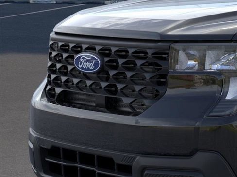 New 2025 Ford Maverick XL image 18