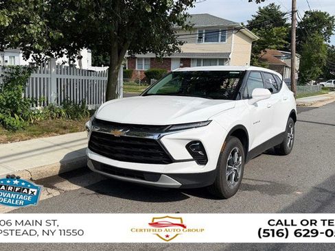Used 2025 Chevrolet Blazer LT FWD image 2