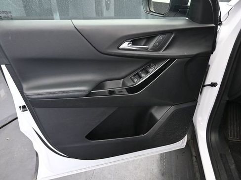 Used 2025 Chevrolet Equinox LT image 17