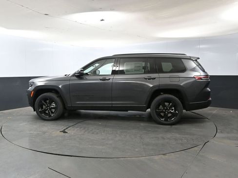 New 2025 Jeep Grand Cherokee L Altitude image 12