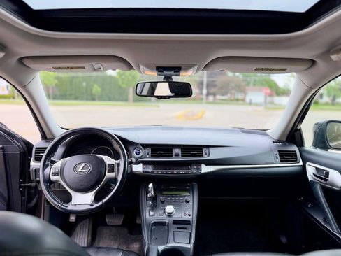 Used 2011 Lexus CT 200h Premium FWD image 14