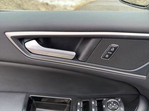 Used 2020 Ford Edge SEL w/ Cold Weather Package image 20