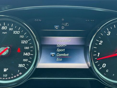 Used 2017 Mercedes-Benz E 300 image 35