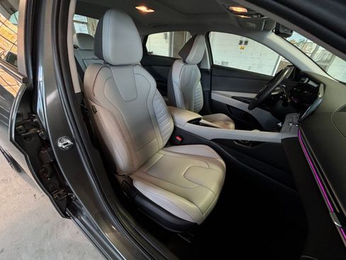 Used 2025 Hyundai Elantra Limited image 42