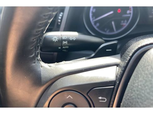 Used 2021 Toyota Camry SE FWD image 32