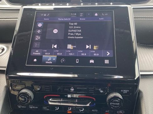 Used 2023 Jeep Grand Cherokee Laredo w/ Luxury Tech Group I image 18