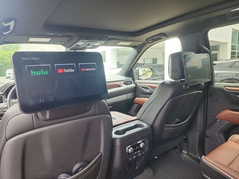 Certified 2023 GMC Yukon XL Denali Ultimate w/ LPO, Floor Liner Package AWD/4WD image 37