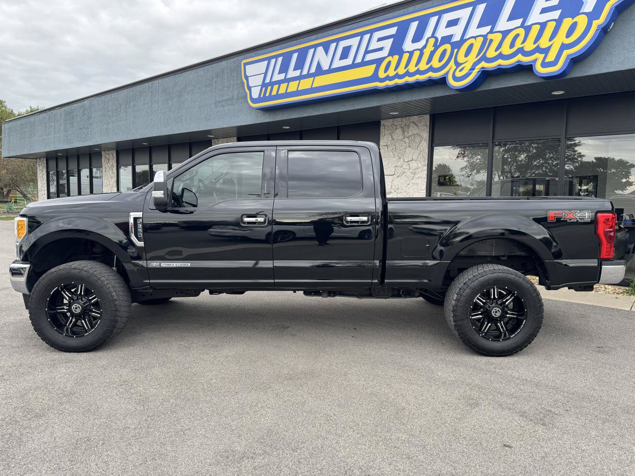 Used 2017 Ford F250 Lariat w/ Lariat Ultimate Package AWD/4WD image 6