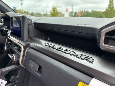 Used 2025 Toyota Tacoma SR5 AWD/4WD image 6