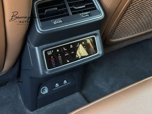 Used 2022 Audi e-tron Premium Plus w/ Premium Plus Package AWD/4WD image 21