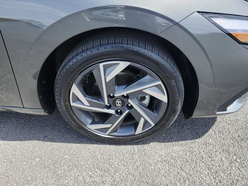 Used 2025 Hyundai Elantra SEL image 10