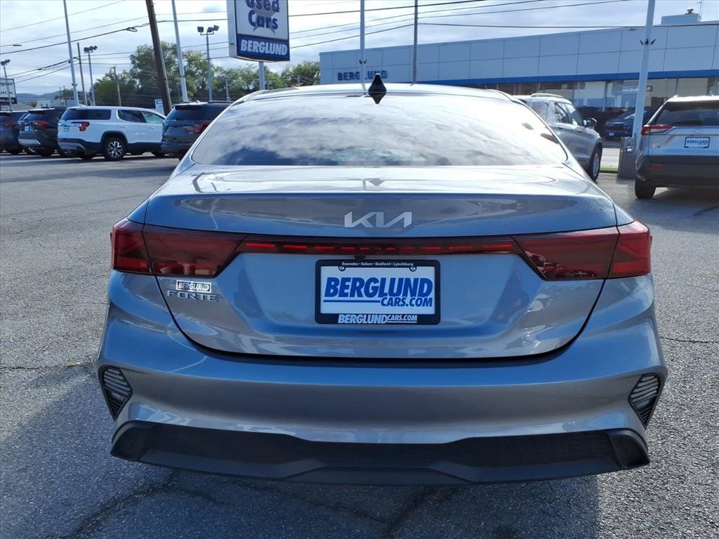 Used 2023 Kia Forte LXS FWD image 5