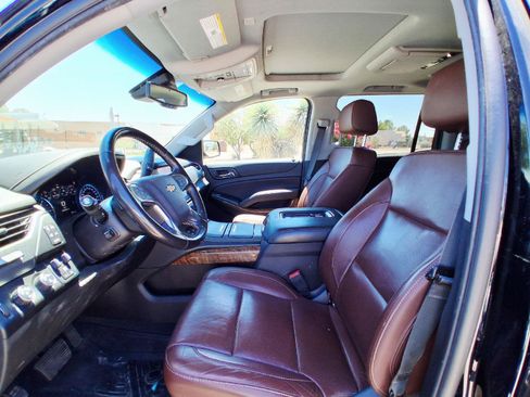 Used 2019 Chevrolet Suburban Premier w/ Premier Plus Edition AWD/4WD image 13