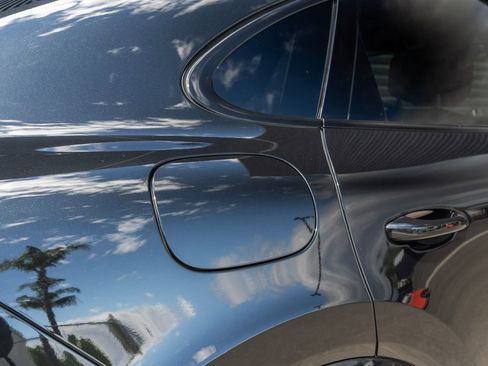 New 2026 Porsche Cayenne Coupe AWD/4WD image 15