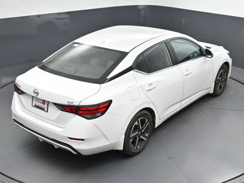 Certified 2024 Nissan Sentra SV image 31