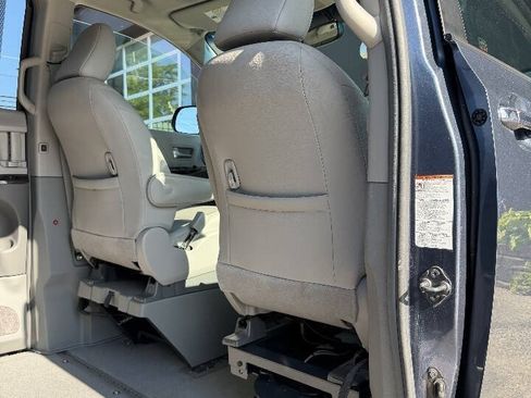 Used 2016 Toyota Sienna XLE FWD image 20