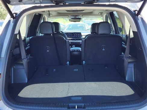 Certified 2024 Kia Telluride EX w/ EX Captain's Chair Package FWD image 14
