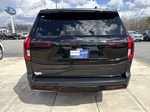 Used 2025 Ford Expedition Tremor image 6