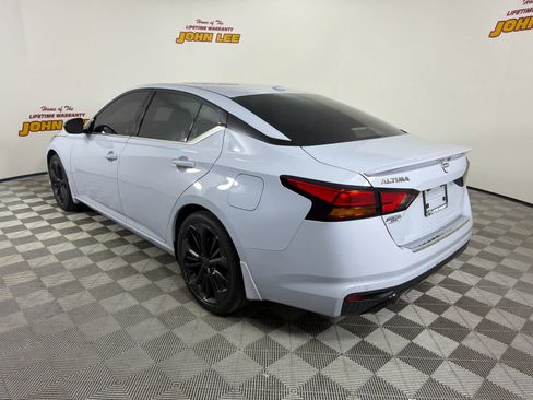 Used 2023 Nissan Altima 2.5 SR FWD image 3