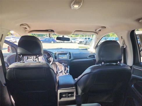 Used 2018 Ford Edge Titanium w/ Technology Package image 18