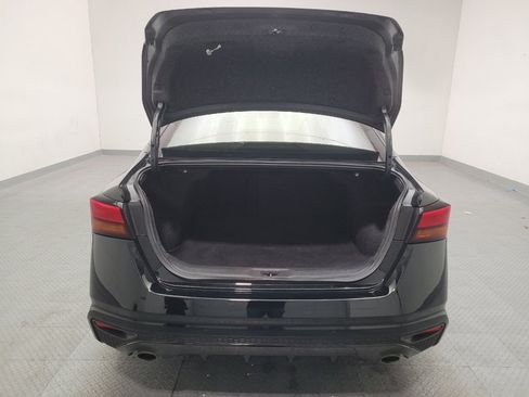 Used 2019 Nissan Altima 2.5 SV FWD image 29