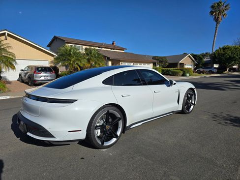 Used 2022 Porsche Taycan RWD image 12
