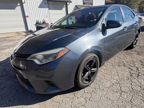 Used 2015 Toyota Corolla LE image 4