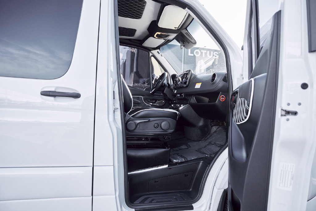 Used 2019 Mercedes-Benz Sprinter 144 image 30