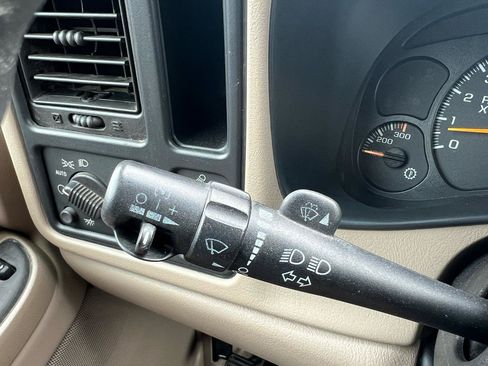 Used 2005 Chevrolet Silverado 2500 LS AWD/4WD image 40