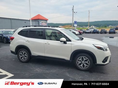 Used 2024 Subaru Forester Premium AWD/4WD image 5