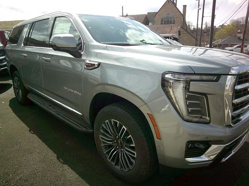 New 2026 GMC Yukon XL Elevation AWD/4WD image 1