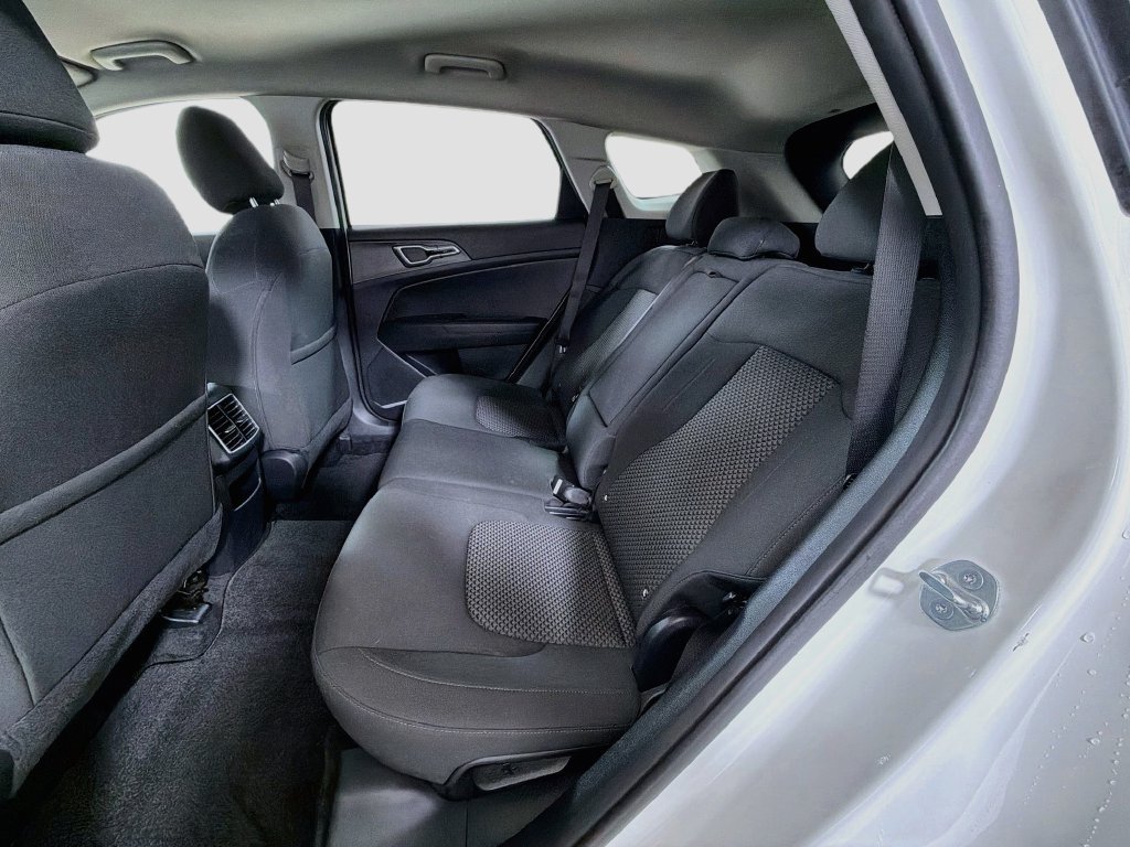Used 2023 Kia Sportage LX AWD/4WD image 24