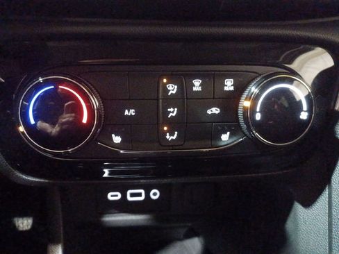 Used 2023 Buick Encore GX Preferred w/ Cold Weather Comfort Package image 16