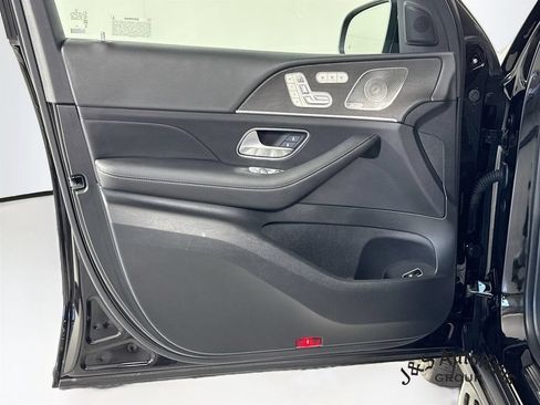 Used 2025 Mercedes-Benz GLS 450 4MATIC image 23