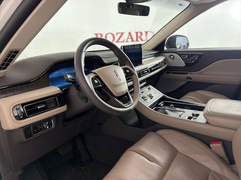 Used 2023 Lincoln Aviator Reserve w/ Equipment Group 201A RWD image 12