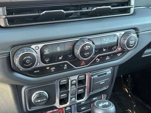 Used 2024 Jeep Wrangler Unlimited Rubicon 392 AWD/4WD image 28