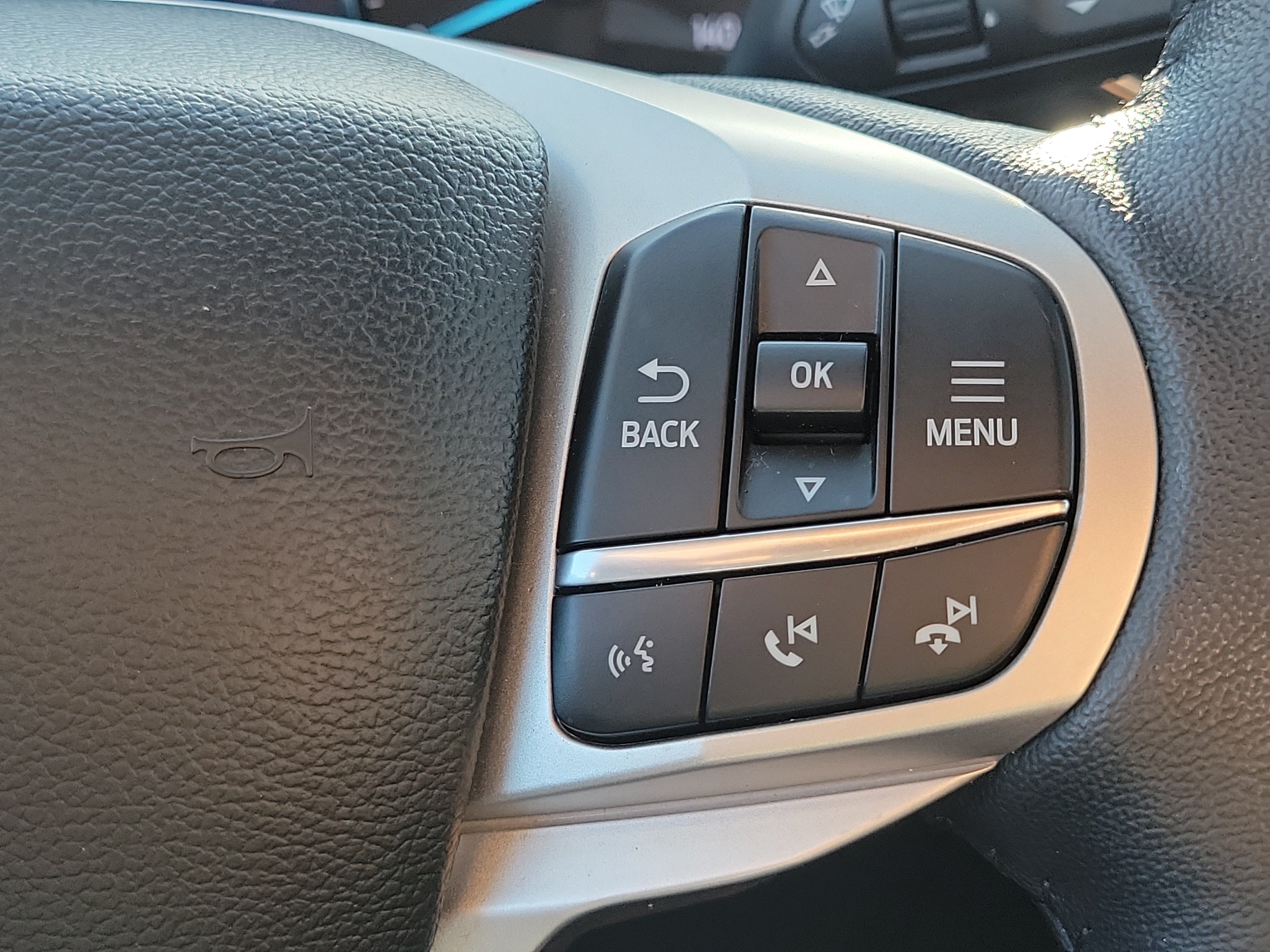 Used 2023 Ford Explorer XLT w/ Equipment Group 202A RWD image 22