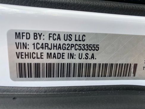 Used 2023 Jeep Grand Cherokee Laredo w/ Luxury Tech Group I image 26