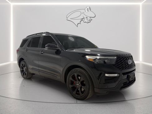Used 2020 Ford Explorer ST w/ ST Street Pack image 8