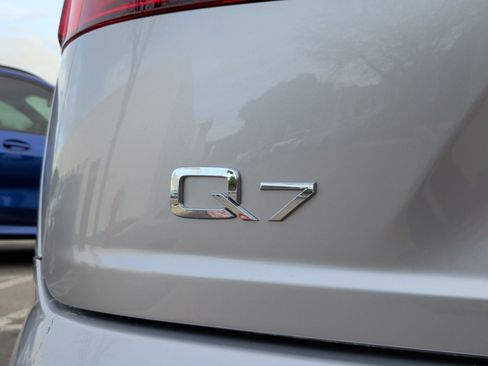 Used 2018 Audi Q7 3.0T Prestige w/ Prestige Package image 11