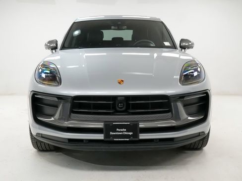 Certified 2025 Porsche Macan Turbo image 6