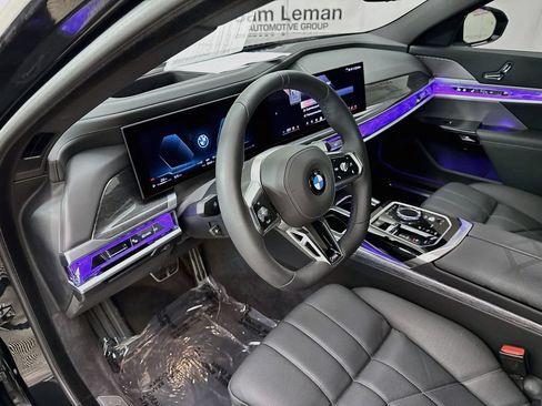 Used 2025 BMW 760i xDrive AWD/4WD image 9