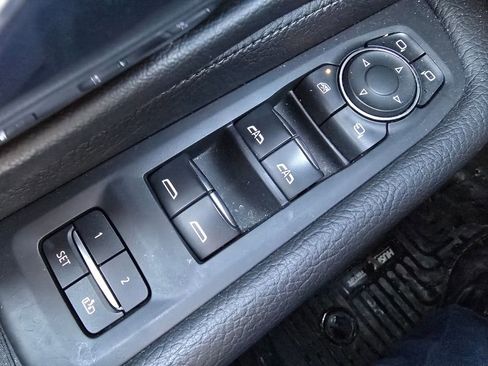 Used 2021 GMC Yukon Denali image 25