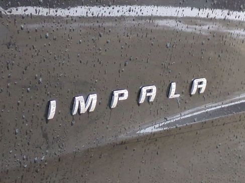 Used 2017 Chevrolet Impala LT image 12